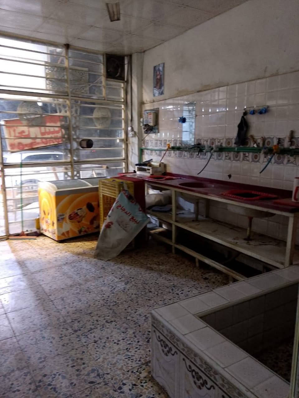 السلام عليكم محل للبيع العنوان كربلاء الجاير 
***********
