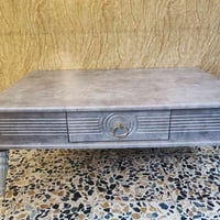 ميز • ٣طبلات