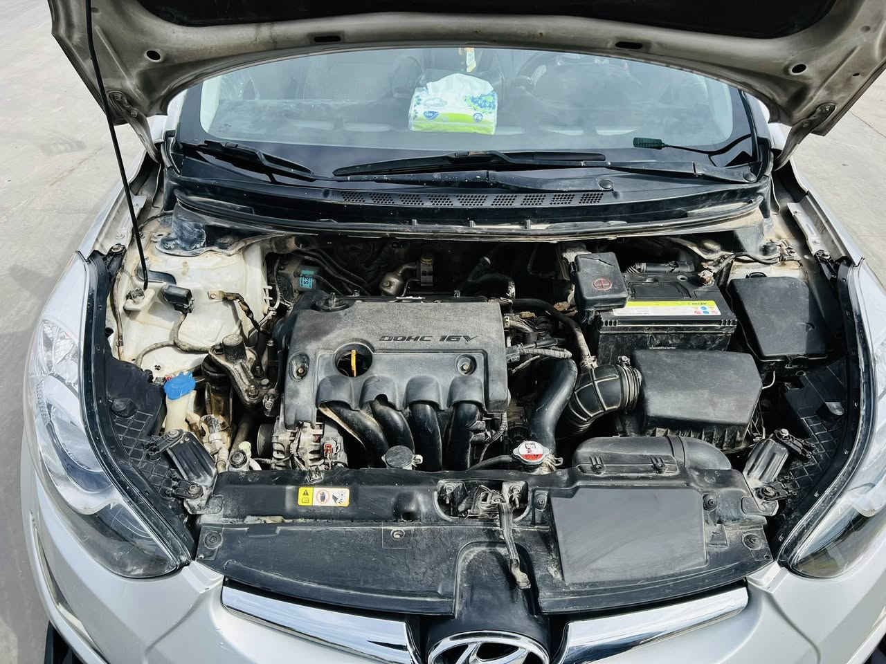 سيارة الانترة مضلع 2012 خليجي محرك 1600
مصبوغ عام سلفر سيارة خير من الله وجاهزة وترايك وين متريد تخم تايرات جديد  وياله جديد

صدر امامي خلفي جديد بوليش درجة اولى دوشمه جديدة محرك خير من الله جاهزة على حسب الاصول السعر 90 وبي مجال قليل ***********
