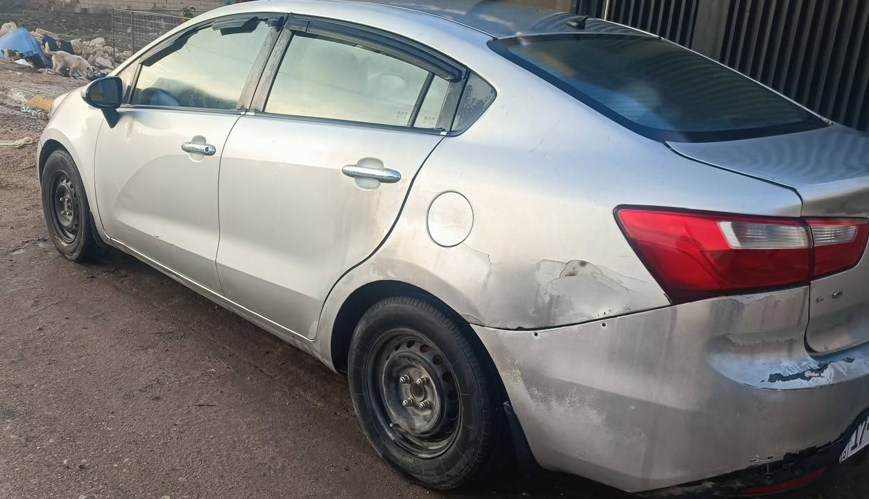 كية ريو 2012 اتوماتيك لون فضي
وارد خليجي  1600 cc
باسمي سنوية جديدة لل 2030 
رقم انكليزي 
حدادية مقدم جديد
تبريد جديد
كير ومحرك عالفحص
زوج تاير الامامي جديد 
الخلفي وسط
ماشية 250 الف كم
السيارة مجوردة
بيه حادث خلفي مصلح فقط
السعر 68 ورقة وبيه مجال
للاستفسار الاتصال بالرقم 
***********
