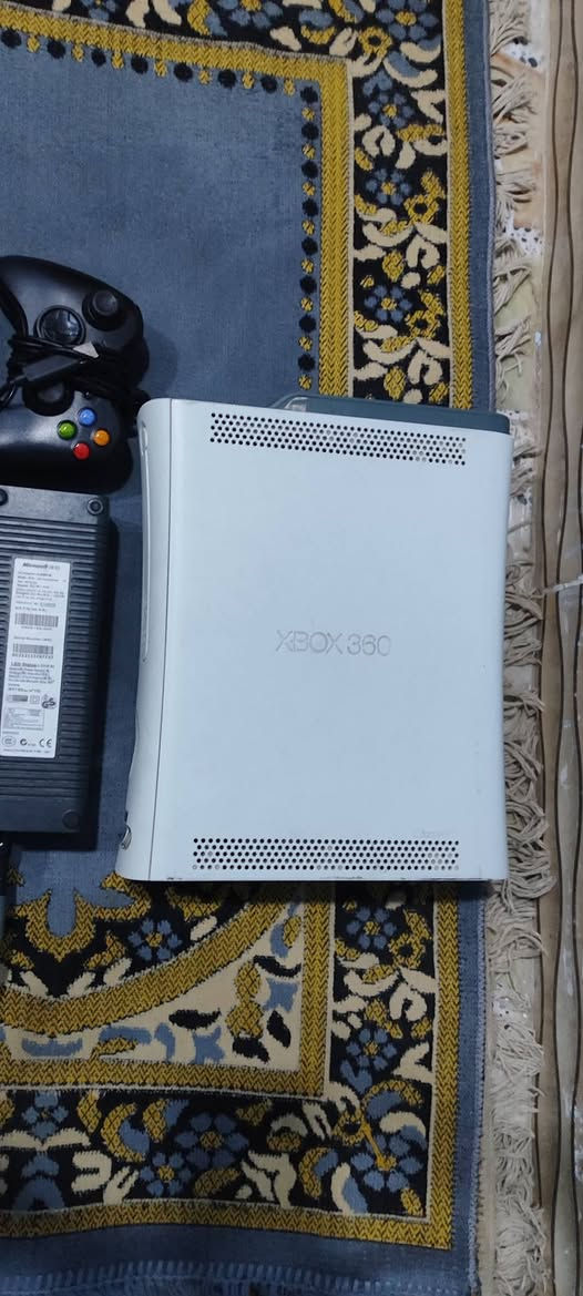 اكس بوكس 360 فات 👇
هارد 500 TR + نضافة الجهاز 99% بالة 
مامفتوح شرط ولا مصلح تاخذه تجنـي جوه ايدك 
بي اكثر من 80 لعبة جوستك 2 جدد 
السعر 135 وبي مجال 
والمفتوح وراكض بسوك 140 😂
شراي يتفضل خاص ويبـشر 
توصيل هم موجود 🙂


**إذا كنت صاحب هذا الإعلان وتريد حذفه لأي سبب، رجاءا أرسل رسالة إلى الدعم الفني**