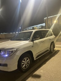 لاندكروز • ٢٠١٠ • رقم بغداد