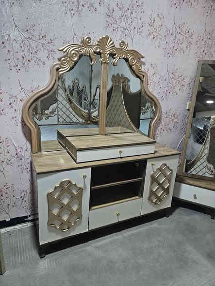 معرض عياض ويوسف عنوان كركوك فلكه مصلى غرفه نوم ملكي تسع قطع نظافتها 100% سعره 900 ويشد وين نقل》》***********》***********》
