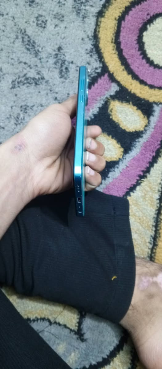 سلام عليكم oppo A78 للبيع ذاكرته 256 معالج ممتاز جهاز كامل المواصفات جهاز جديد ما مستخدم هواي تواصل عل رقم *********** 115
