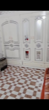 خشب قوي • ثقيلة • مشتراها قبل ٦ أشهر