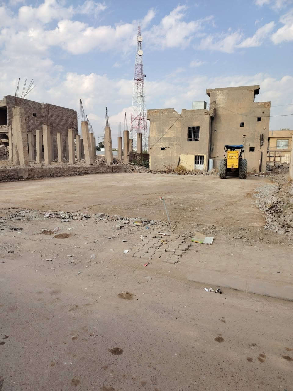 يوجد نقار واليات كامله لتفليش الدور ورفع النقاض حفر أساس تصفير القطعة نسلمك كاع بيضاء مقابل ناخذ شيش الحديد فقط   اي استفسار أتصل ***********  // ***********
