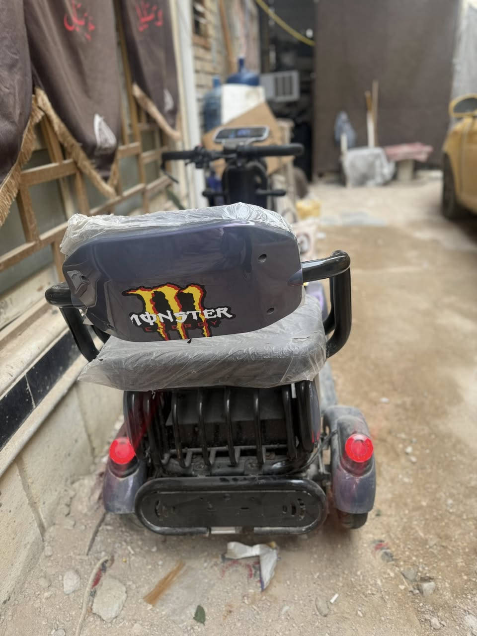 دراجة شحن كلشي شغال بيه كهربائيات كله شغاله والماطور مالته نضيف الدراجه متروكه بس كل اسبوع نشغله ونشغله ونطفيه علمود ميكعداً الباتريات السعر مليون و 100 الله شاهد احنه اشتريناها ب مليون و300 للتواصل الرقم *********** العنوان كربلاء بوبيات عامود 10
