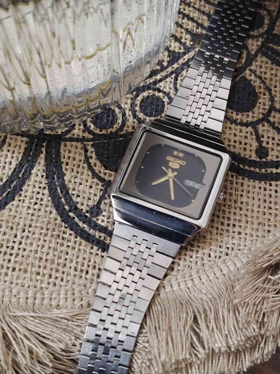 السلام عليكم سيكو اوت ماتك مربعه سير مستبدل جام كرستال مظبوطه جدا نظيفه جدا السعر ١٠٠الف بغداد *********** توصيل اعتذر...
