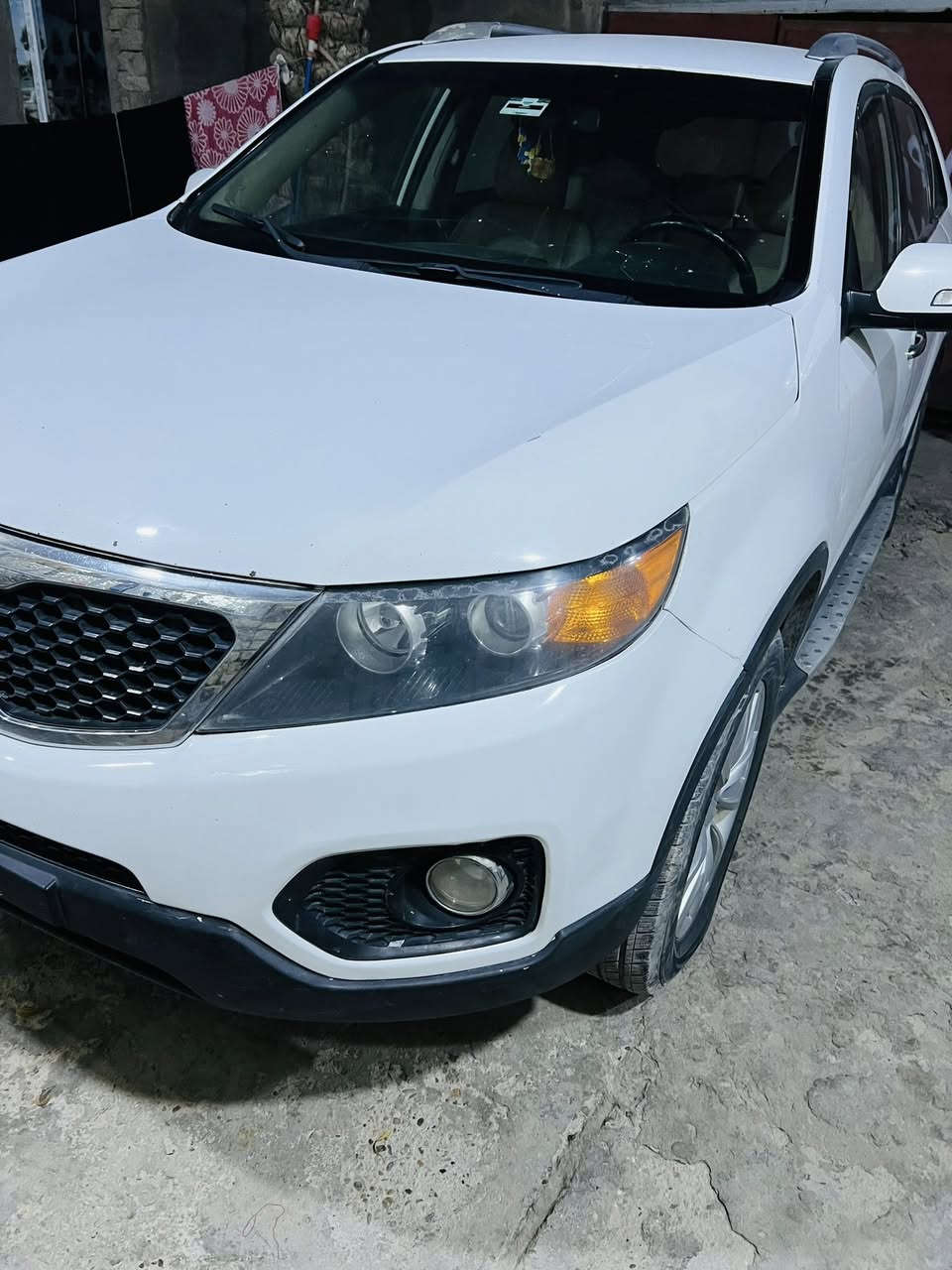 السلام عليكم سورنتو موديل 2012 فول عده الفتحه رقم بغداد 
حادثه خلفي مصبوغه عام مكينه 4 سلندر سعره ب100 وبيه مجال مكاني بابل رقم ***********
