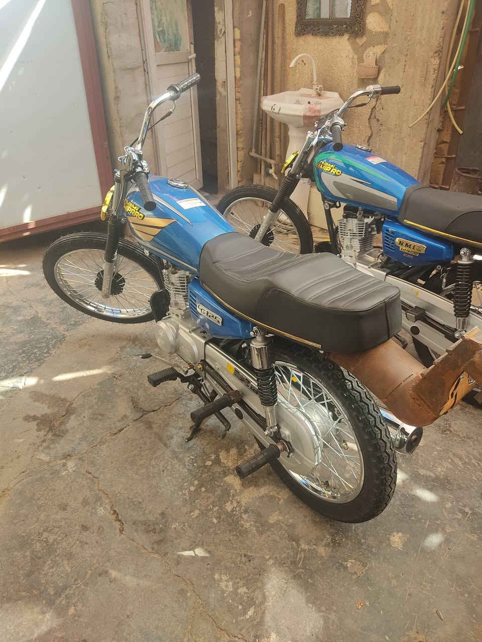 سلام عليكم دراجات للبيع تعمير جدد المكاين تيجي نامه تيجي ام الحربه 
الوحده 950بوكاني بغداد شعب ***********
