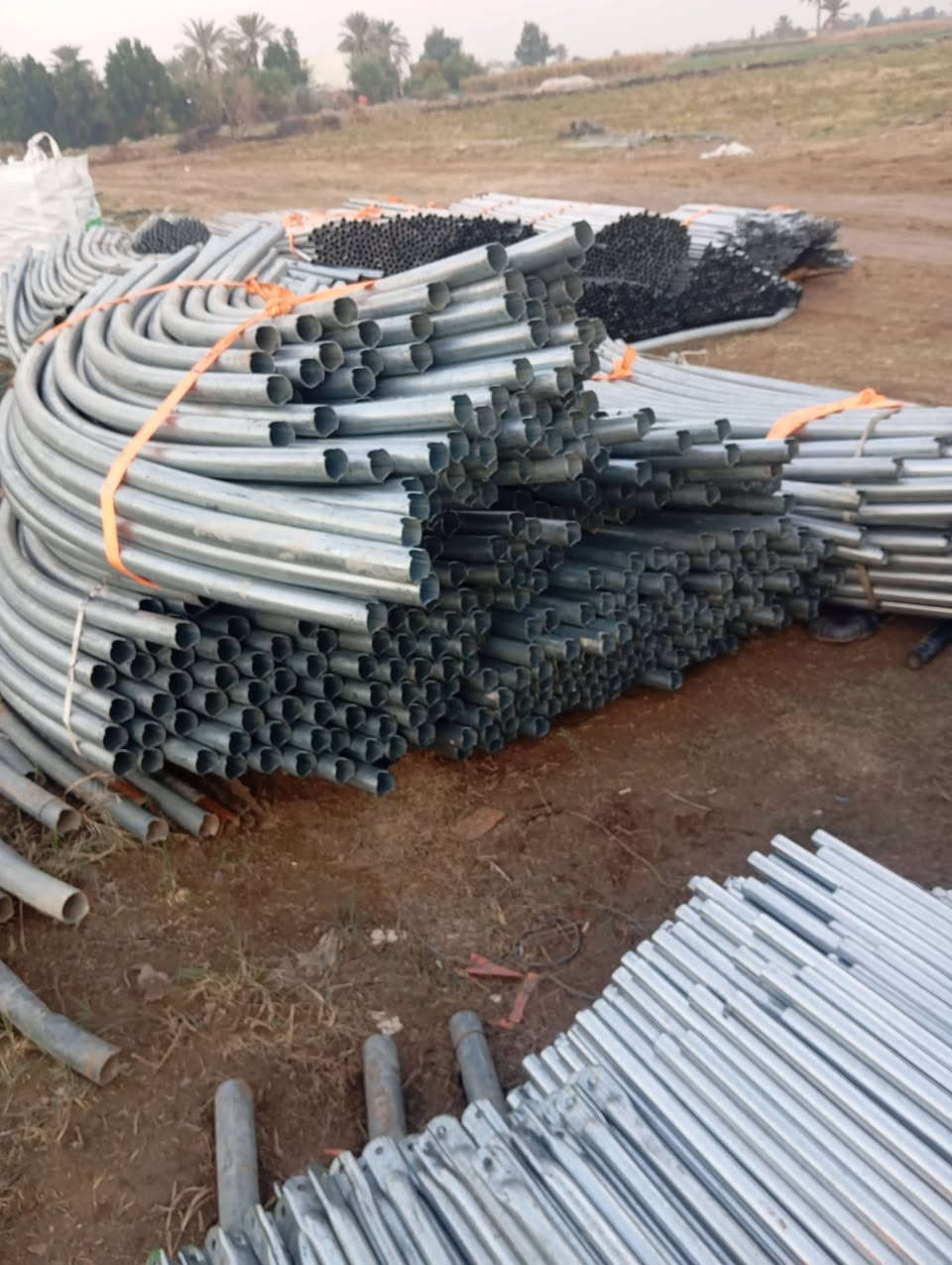 #السلام عليكم اخوان يتوفر بيوت بلاستيكيه للبيع لبناني الصنع جديد مامشتغل حديد ثقيل مغلون مع سيم ونايلون تركي  ضمان 3 سنوات
 #ويتوفر تجهيز حقول دواجن #وتجهيز المشاتل الزراعيه الطول 52 متر والعرض 9 متر للاستفسار ***********/*********** يوجد توصيل الى كافه المحافضات وكادر نصب البيوت الزراعيه وحقول الدواجن 
العنوان بابل محاويل ناحيه الامام الطريق السريع
