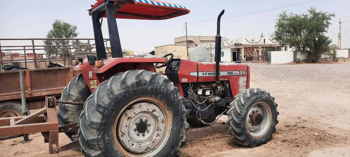 مكلف بالنشر تركتر فورگسن ايطالي دبل شركة موديل 2013 محرك جديد مامفتوح هدروليك اكسل شرط تايرات فوگ نص العمر الشراي الاتصال على الرقم ***********
