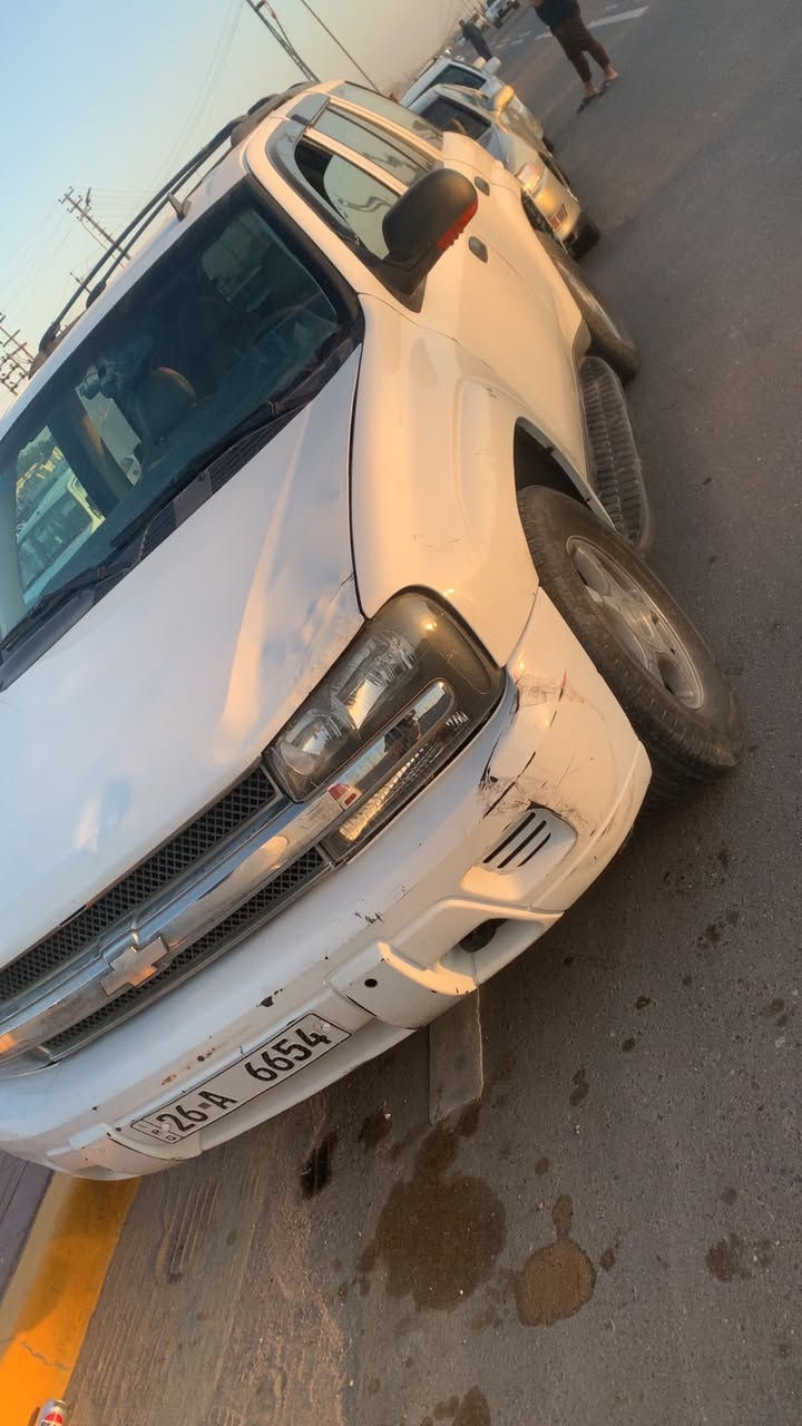 السلام عليكم اخوان بلايزر موديل 2008 بيها طخات قليلة السعر ب90 التفاصيل اكثر (***********) العنوان البصره
