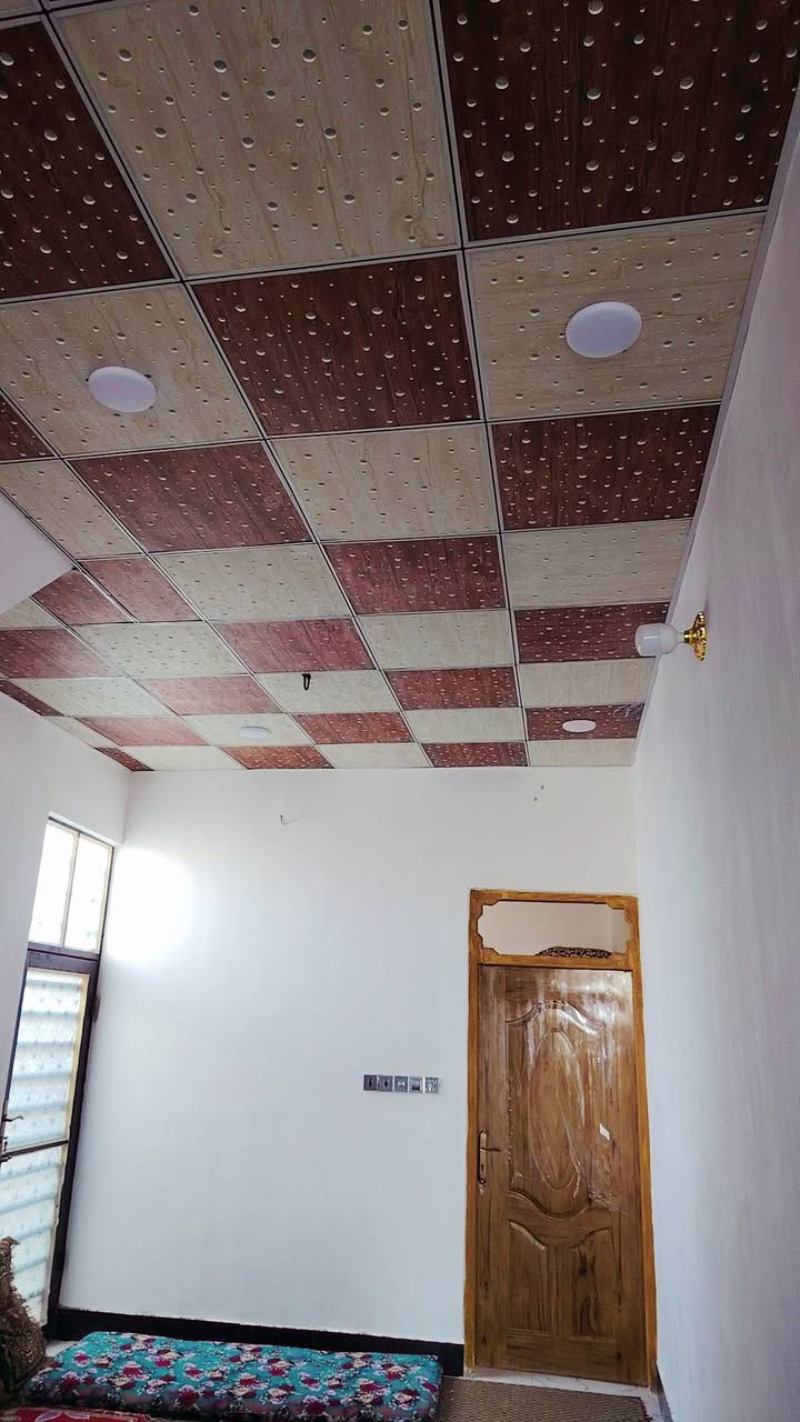 #بسعر #مناسب #جدااا،،،،السعر 30 مليون وبيه مجال 
2_المساحه 100 متر ( غرفه  نوم وصاله ومطبخ واستقبال وتخاريج داخليه وخارجيه بيت جديد  )🏤
3_طابو زراعي سند 25 مع قرار محكمه ثاني يوم 🖋️🖋️
4_العنوان مقابيل  جسر الشهداء ع شارع المطار 🏢🏢
5 _خدمات كامله ماء _كهرباء_تبليط _اناره ليليه _انترنت 
6_بيت كامل مفتاح 🔑🔑
7_ البيت  ومرقم من قبل البلديه 🚓🚓 
9_للاستفسار اكثر اتصال او مراسله واتس اب 
               (***********
