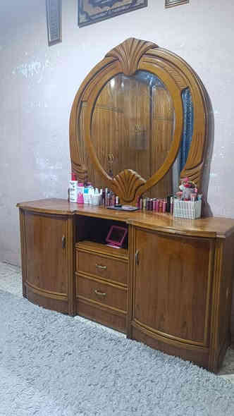 غرفه تسكام صاج داخل وخارج ام السته طابقين ضهر جرجوبه نظيفه السعر مليون وبيه مجال قليل مكاني محاويل للاتصال ع الرقم ***********
