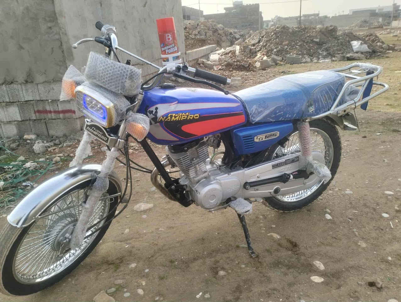 سلام عليكم
نامي برو خمسة گير للبيع 
گير محرك بشرط لا صرف لا بخار 
كهربائيات شغال 
الماطور حلوه و جاهزه للشغل ماشاءالله ناعمه 
سعره 350وبي مجال للطيبين 
***********
