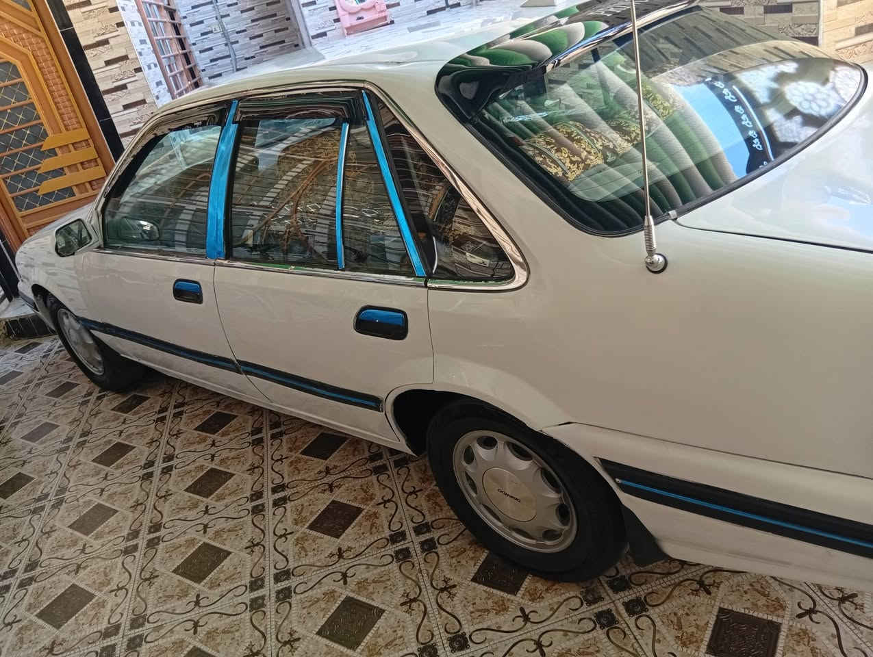 السلام عليكم برنس موديل 94رقم كربلاء شرط التحويل اني مشتري من مالكها شخصين  السياره مكفوله من اي ضربه صبغ حزام فقط جاهزه من كلشي مكينه كير حداديه تخم تاير كهربائيات كلها شغاله السياره احلى من الصور مكاني بابل السعر 27وبيها مجال لشراي وهذا رقمي الي يحب يتصل ***********
