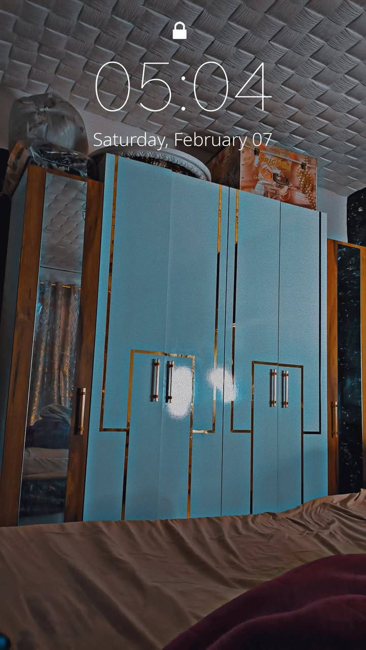 سلام  عليكم غرفه خمس قطعه غرفه صناعه درجه أولئ عكس امهات ال ٥٠٠ كنتور ست بوب كل باب ٤ ميزانيات هايدروليك مو العاديه ضهر  درجئ أولئ مو الخفيف السوكي سجج جرارات كلهن هايدروليك الاصلي مو حفر
اجتي الميز تواليت صغير بدلته شتريته ٢٠٠ الف وينباع ضمن سعر الغرفه الغرفه شخط مابيه اليحب يتصل او واتس

***********
