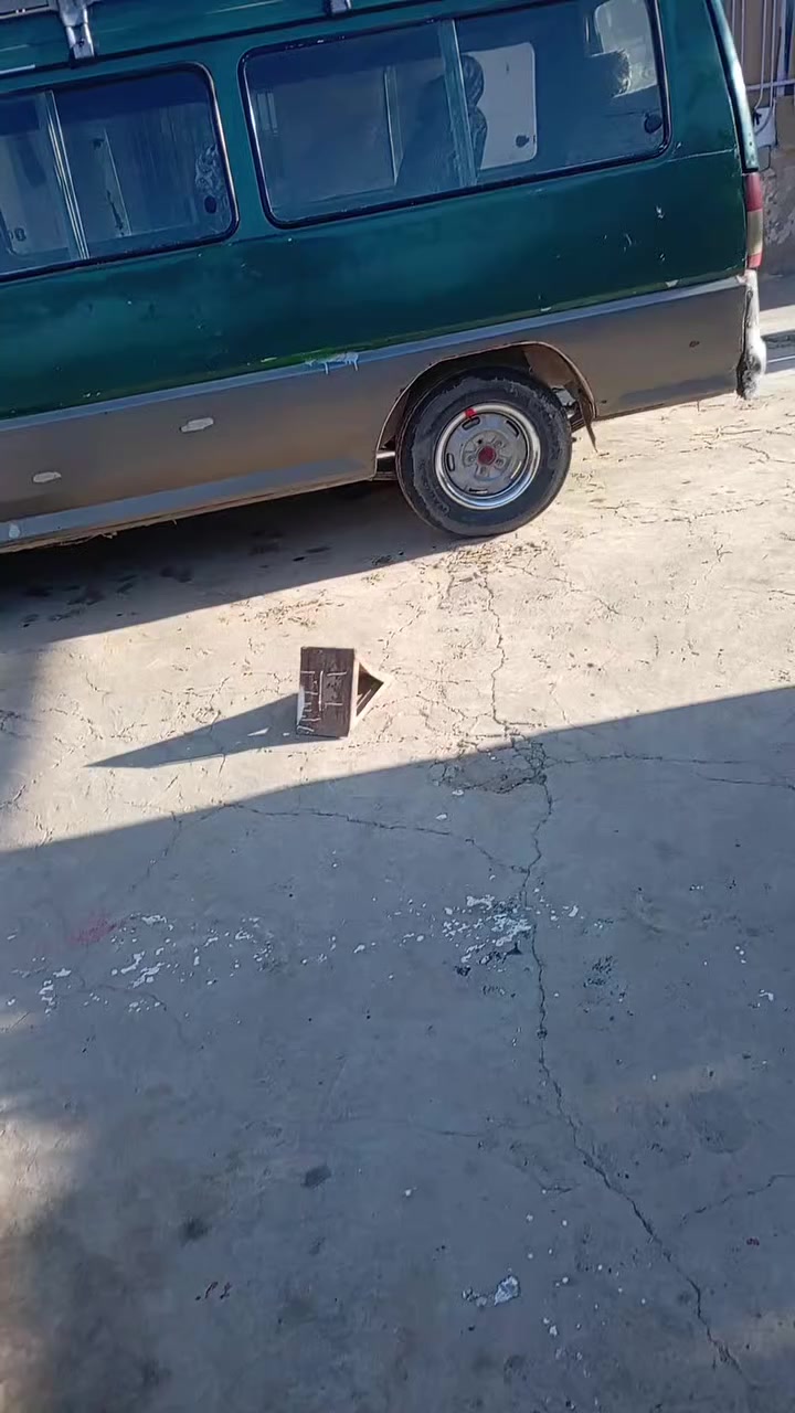 كيا هوندا للبيع موديل ١٩٩٤  رقم بغداد السعر ٢٧ بيها مجال الاتصال على الرقم ***********
