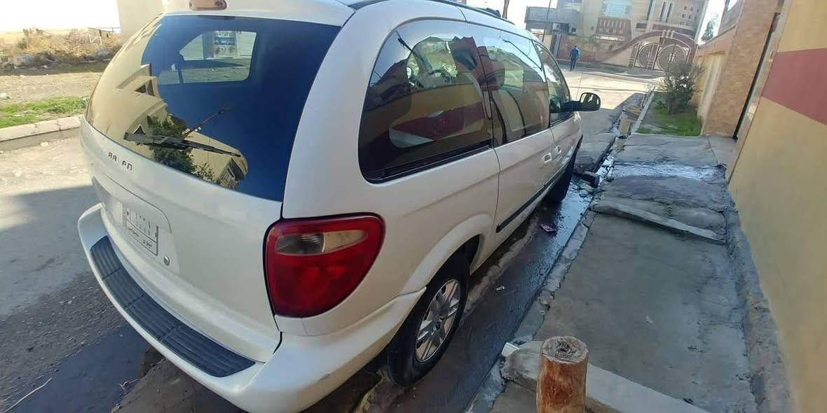 دوج كرفان موديل٢٠٠٧
كير اوتو كير مكينه مكفولات 
تبريد ثلج 🥶 
تخم تاير ويل كب 
مكفوله من الضربه و الصبغ 
السياره جاهزء من كل شي 
مكان السياره الموصل أيسر ***********
