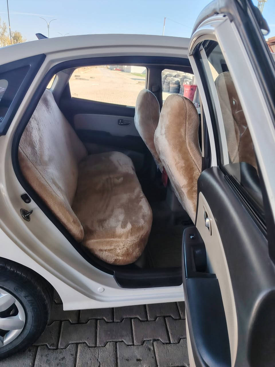 النتره ٢٠١٠  بدون حادث فقط مكانات بارد المكان كركوك الحويجه السعر ١١٠ وبيه مجال السياره نضيفه حيل رقم موبايل ***********
