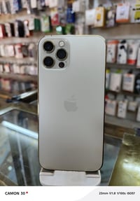 آيفون ١٢ برو • ٢٥٦ • بطارية ٩٣ مبدلة