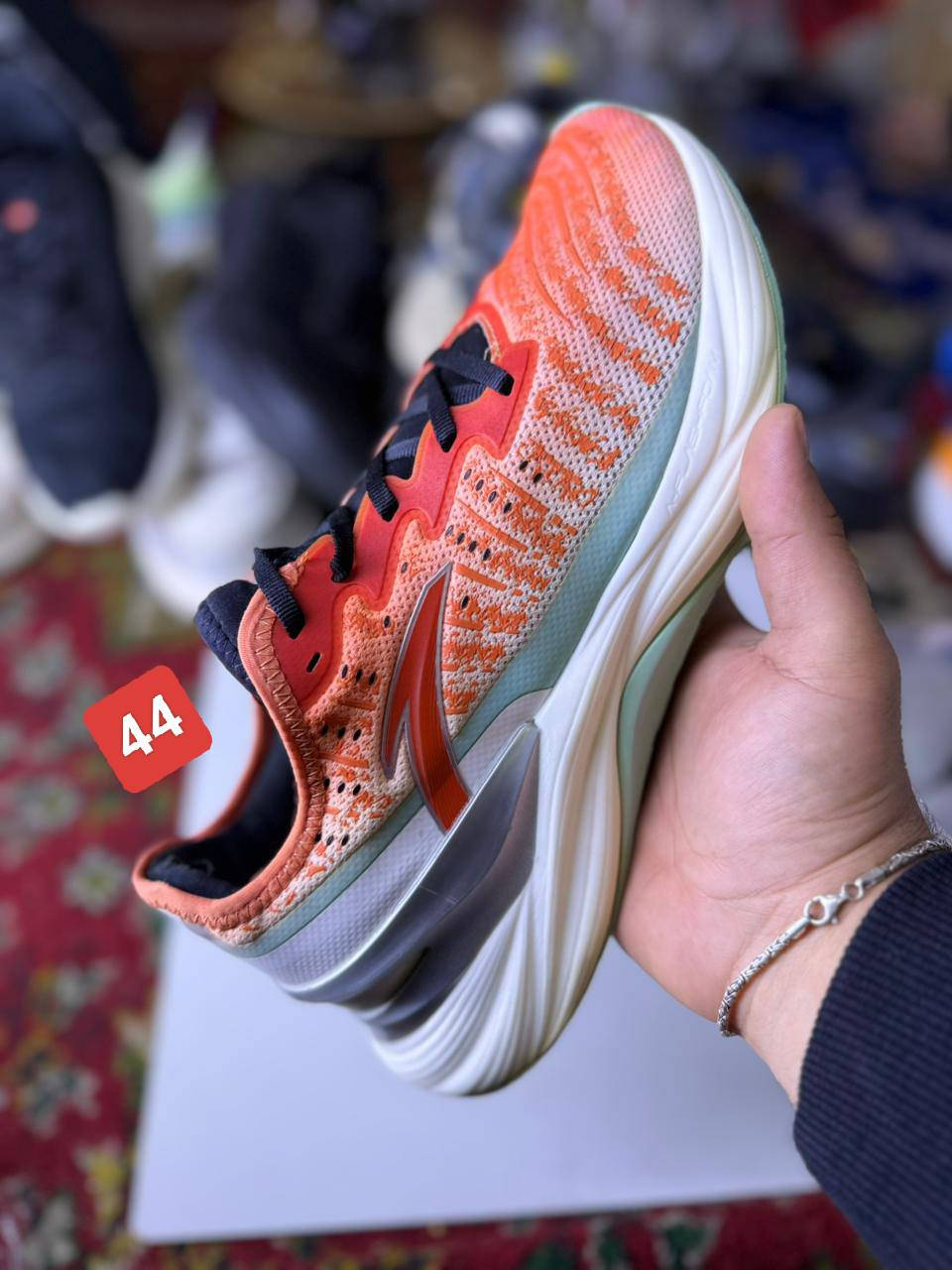 يا بلاش! عرض خاص على أحذية البالة السوبر 🚨
وصلت بضاعه  الجديدة! أحذية رياضة، احذيه سكجر  وكاجوال بأسعار تبدأ من [20] فقط! 😱
✅ موديلات متنوعة تناسب الجميع.
✅ مقاسات من [40] إلى [45].
✅ شرط فحص أمام مندوب أجور توصيل 5الف 
العرض لفترة محدودة جداً.. القطع لقطة وما تتفوت!
🏃‍♂️ زورونا في المحل أو اطلب "أونلاين" عبر الرسائل.⬅️رقم الاعتماد ***********
