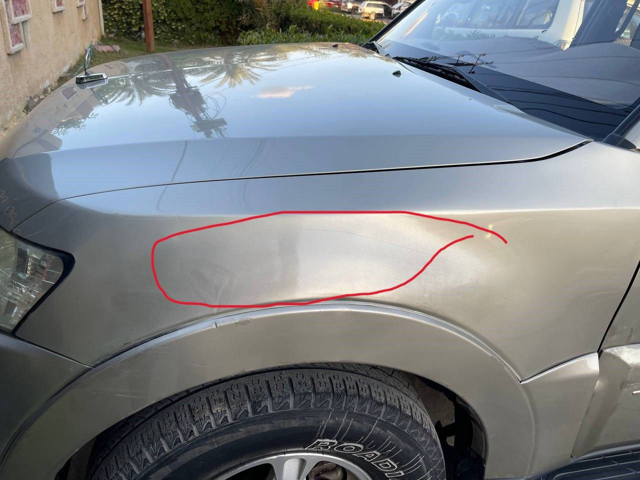 السلام عليكم اخوتي الاكارم...للبيع باجيرو موديل 2008  مواصفات ملا رقم بغداد سنويه لغاية 2029 حجم المحرك ٣٠٠٠ سي سي …وهي كالتالي وسوف أبدا بالنواقص اللي بيها …1.تحتاج الى صدر .2. الكشر به ضربة وهي واقفة بمكانها من خلال سقوط شيش بناء على حافة جهة عكس السائق بدون اي حادث ايرباك او ما شابه ذلك في مستشفى ابن الهيثم 3. بها صبغ بالجاملغ الامامي جهة السائق بدون معجون . المواصفات :  دخلت للعراق عام ٢٠٠٩ عن طريق الطبيب اللي جلبها والذي يعمل في مستشفى ابن الهيثم وانا بعده اشتريتها منه اي من عام ٢٠٠٩ لغاية الآن كانت عنده وبعدها قريب سنتين عندي .رابط بها كاميرا وشاشة من النوع الممتاز.. اي تبخير في الماكنة لايوجد. اي مشكلة في القير لا توجد. اني لاغي الدفع الرباعي علما ان جميع أدواتها موجودة عندي... حتى كتاب الاسعافات الاولية الياباني مالته موجود...مسافة المشي واضحة بالصور تبريد شغال ثلاث قطع ...السعر 103 ورقة وهي باسمي …الاتصال على رقمي *********** ...اعتذر منكم غير موجود على الفيس او السوق المفتوح وبامكانكم الاتصال على رقمي وبه واتساب ايضا...اعتذر جدا على الاطالة... اخوكم د.أحمد
