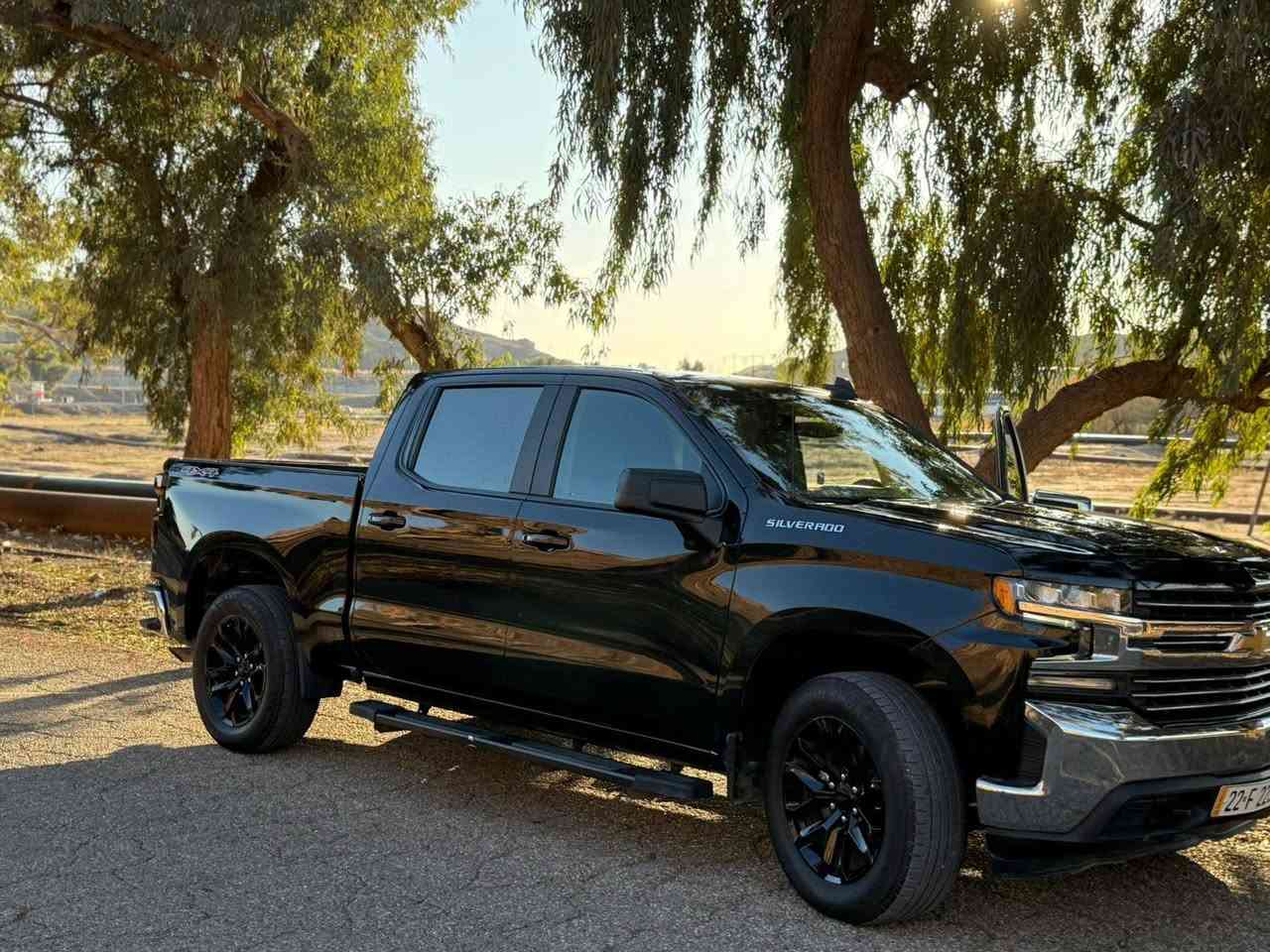 السلام عليكم للبيع شوفرليت سلفرادو موديل 2021 رقم أربيل 
  فول مواصفات ماعده الفتحة 

بيها جاملغ وخشم البونيد ونطخت بيدي هم بدلت الجاملغ السايق بدون دواخل 

مواصفات السيارة بصمة فتحة كشنات تدفئة تبريد كشنات الأمامية كهرباء كامرة خلفية مري قلاب شاحن واير ليس و بيها بعد هواي مواصفات 

((  مراوس فقط بلاندكروز او تاهو   )) 

رقم الهاتف ***********
