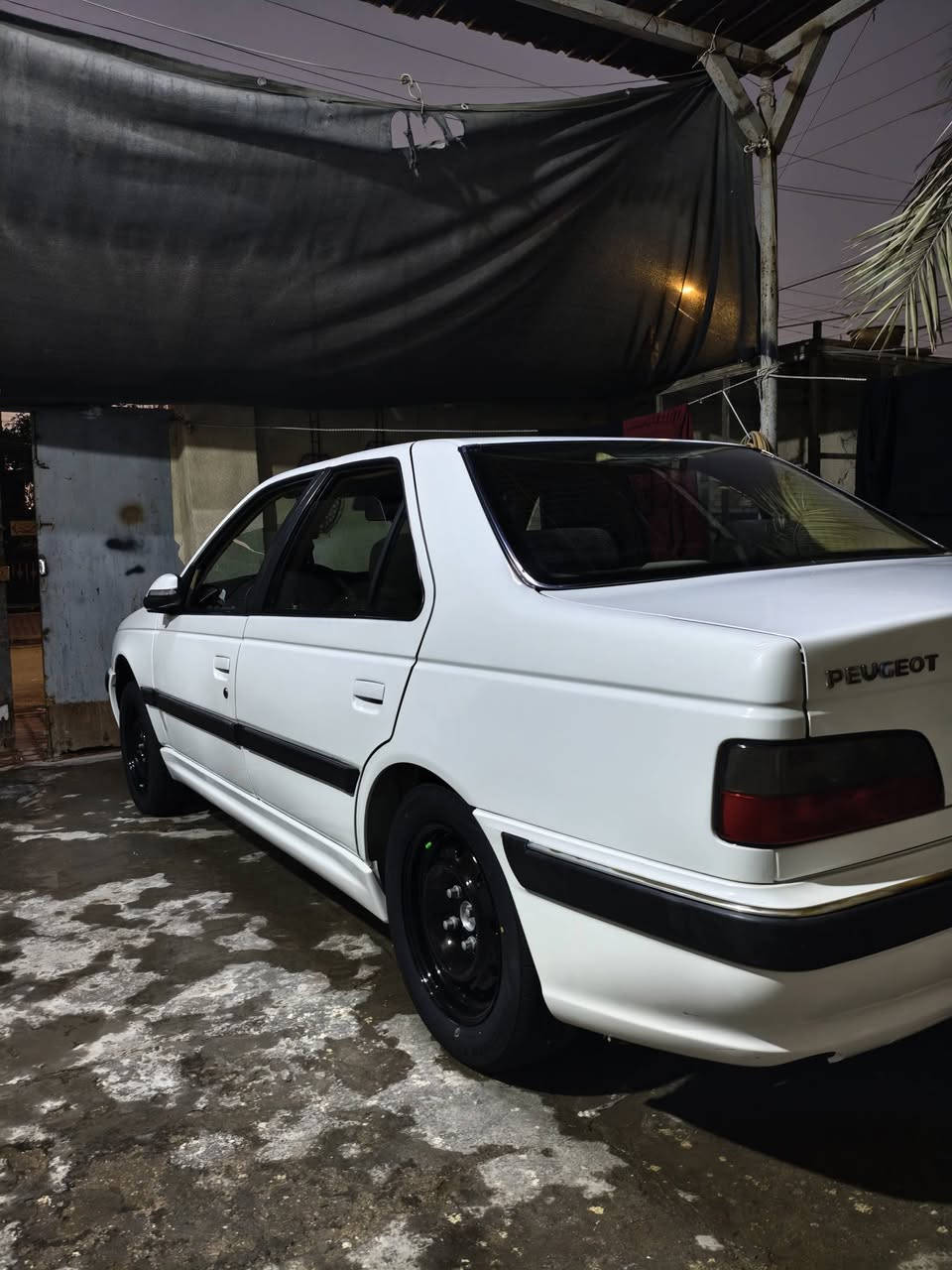 السلام عليكم بيجو بارص موديل 24  بيها بس طخه بجاملغ الأمامي على كد شبر اقل سياره جديده مكاني الجبيله مقابيل مول السلطان الاتصال  ‏‪0773 342 9009‬‏
