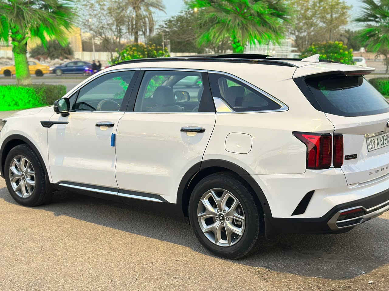 سورنتو 2021 وارد امريكي 
الحادث : مصبوغه عام اثر طخات 
بدون شواصي بدون دواخل
المواصفات : S فول مواصفات
بانوراما رادارات امامي خلفي
كشنات كهرباء وجلد
بصمه يدات وتشغيل 
كامرات 
رقم كربلاء باسمي 
العنوان كربلاء 
السعر 190$ بـيـۿـا مجال بسيط
للتواصل:***********
