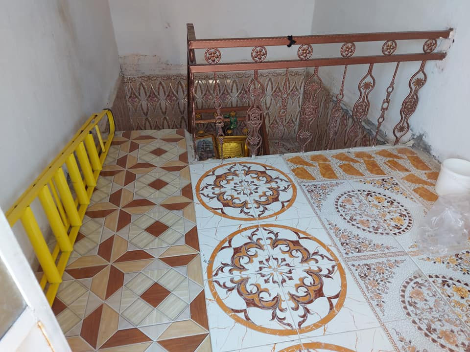 السلام عليكم اخواني بيت للبيع طابو زراعي مساحة300متر متكامل قاطين بناء طابوق سقف صب محل داخل البيت ماء ومجاري والشارع صب وكهرباء مكان الداينيه رقم تلفون ***********
