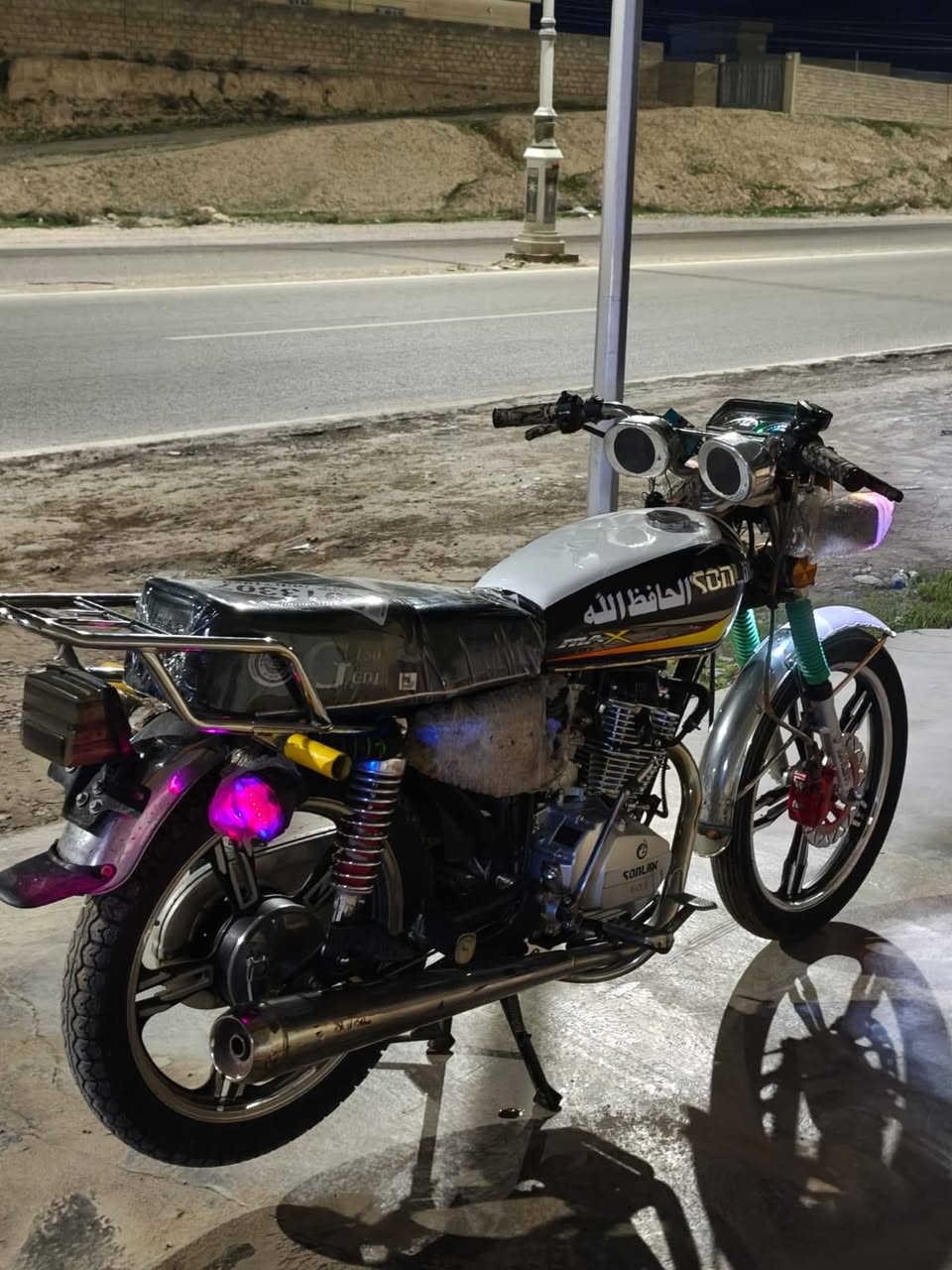 للبيع سولنك 23 نضافه شوف العين كهربأيات كلها شغاله السعر 550اوبي مجال للتواصل ***********ملاحضه الويل اكدام بي عواج شي بصيط
