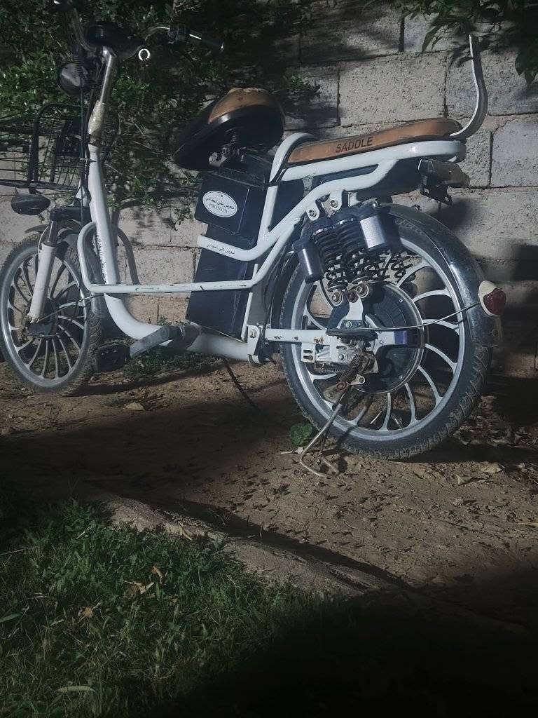 للبيع دراجه شحن السعر 120وبي مجال يحتاج بطاريه


**إذا كنت صاحب هذا الإعلان وتريد حذفه لأي سبب، رجاءا أرسل رسالة إلى الدعم الفني**