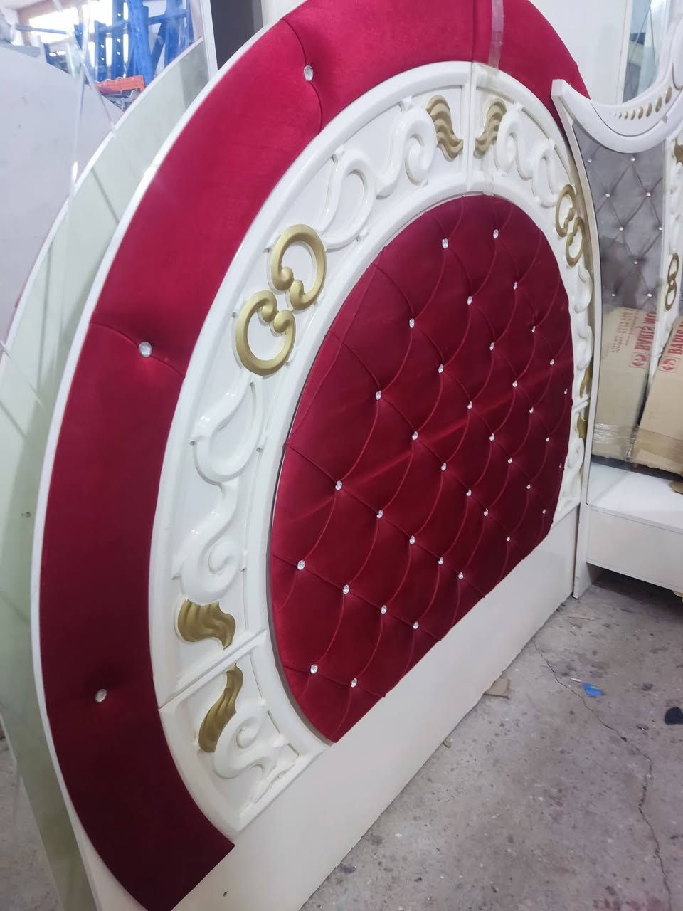 غرفه تركيه ٦٥٠ كلش نضيفه ما مستخدمه ٧ قطع
***********
