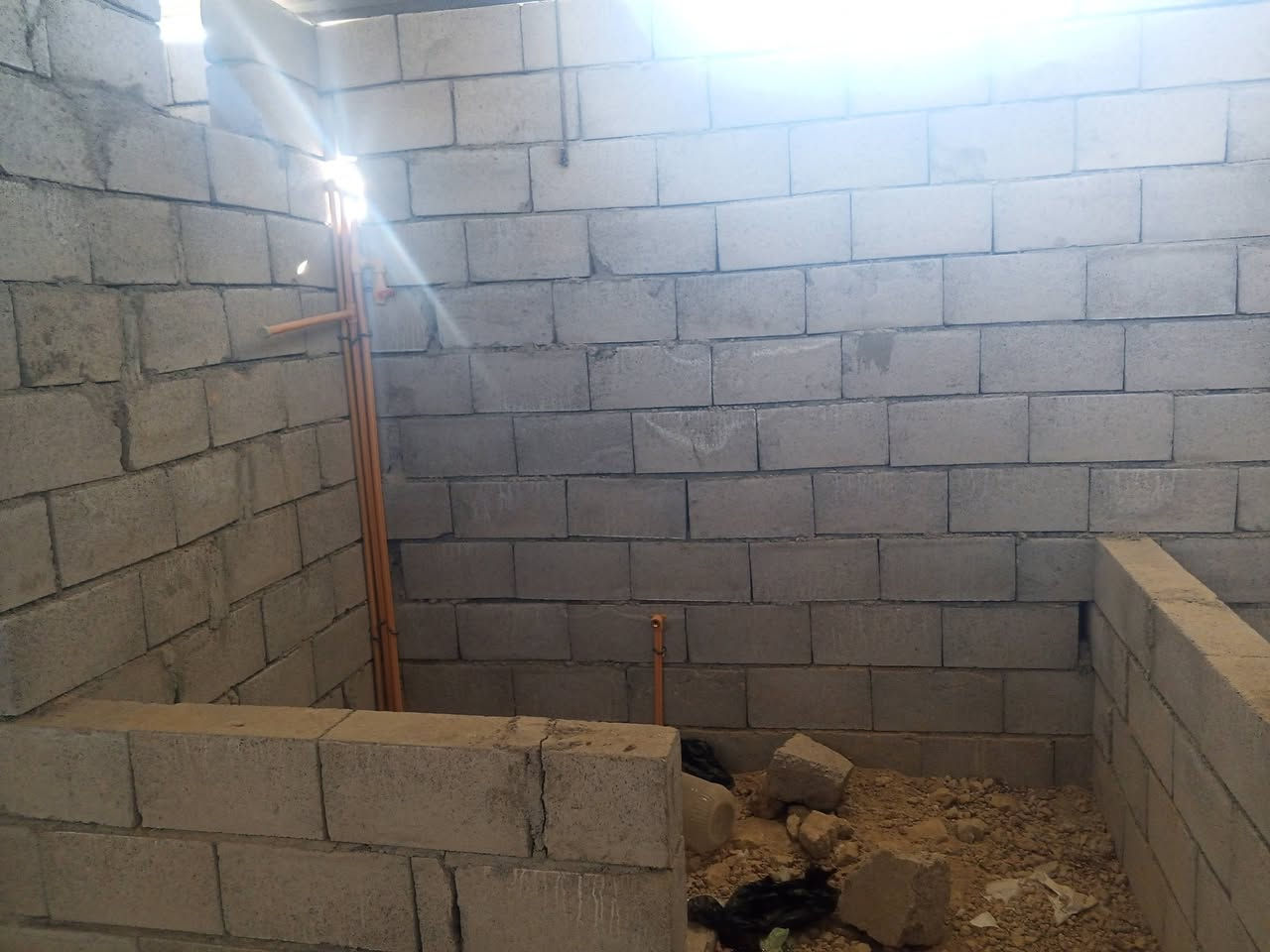 سلام عليكم بيت تجاوز 100متر في الهرمات الاثانيه خدمات ماء وكهرباء فول سعر 9ملاين بي مجال اخوان مثل ماجعد شوفون بل صور مسس مجاري كامل اخوان بعض تفاصيل خابر ***********
