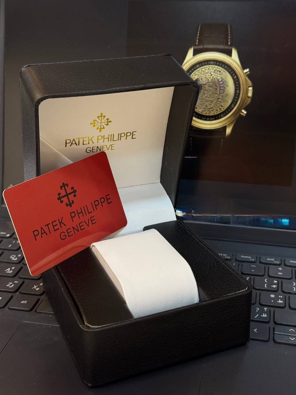 😍 وصلنا حديثا ماركه بايتك فليب 😍
ملحقات الساعه كتلوك+العلبه الاصليه+علاكه باسم الساعه
😘طلاءثابت 100٪ الأصلي 😘 
🤩الجامه زفير ضدالخدش والصدء🤩 
🤗ضمان 2سنه  حقيقي من تاريخ الشراء
مستعدون لعمل الطلبيه حسب الطلب
  🌷توجد موديلات وتصاميم حديثه🌷
 🌺زورونا ستجدون كل ماهو جديد🌺
لمعرفه الأسعار 
 الاتصال على الرقم فايبر واتس اب...
*********** سيد عمار
 *********** محمد مهدي 
يوجد توصيل  جميع محافظات العراق 
           مجمع عالم الساعات 
       الديوانيه السوق الكبير 
      محمدعبدالرزاق الخضري
