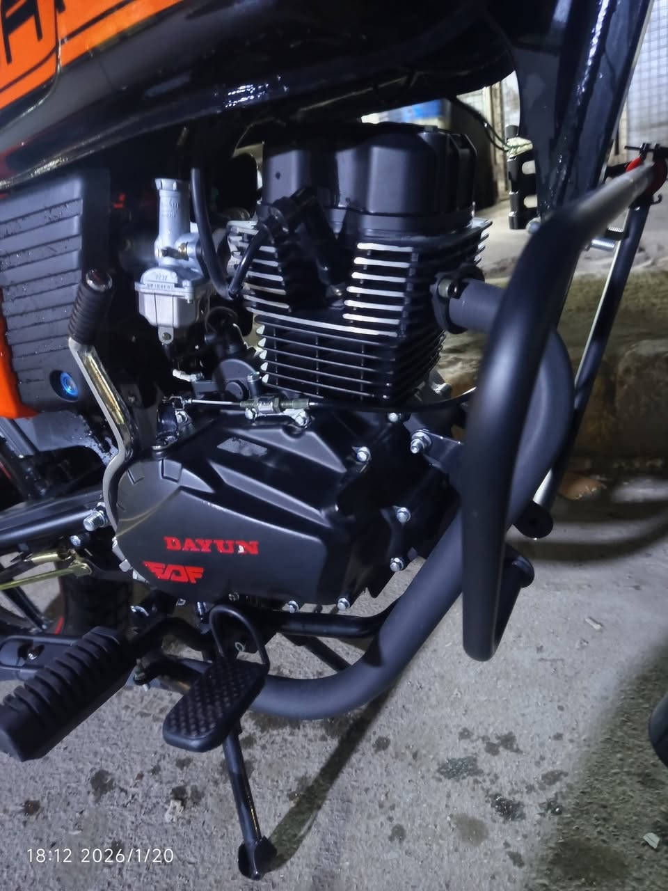 دايون جبلي مديل 25 للبيع مكينه 200CC
سلام عليكم دراجه دايون بعدها بحاله الوكاله ماشيه 650 كيلو فقط ممشتغله دلفر استخدام شخصي مرقم اربيل وسنويه بسمي تحويلها سهل ساعه ميطول 
مكاني بغداد الكرخ عارضها ب2400 وبيها مجال  هيج نضافه بهيج سعر ماكو  رقمي *********** اتصل او واتساب لو تعال خاص وتدلل
