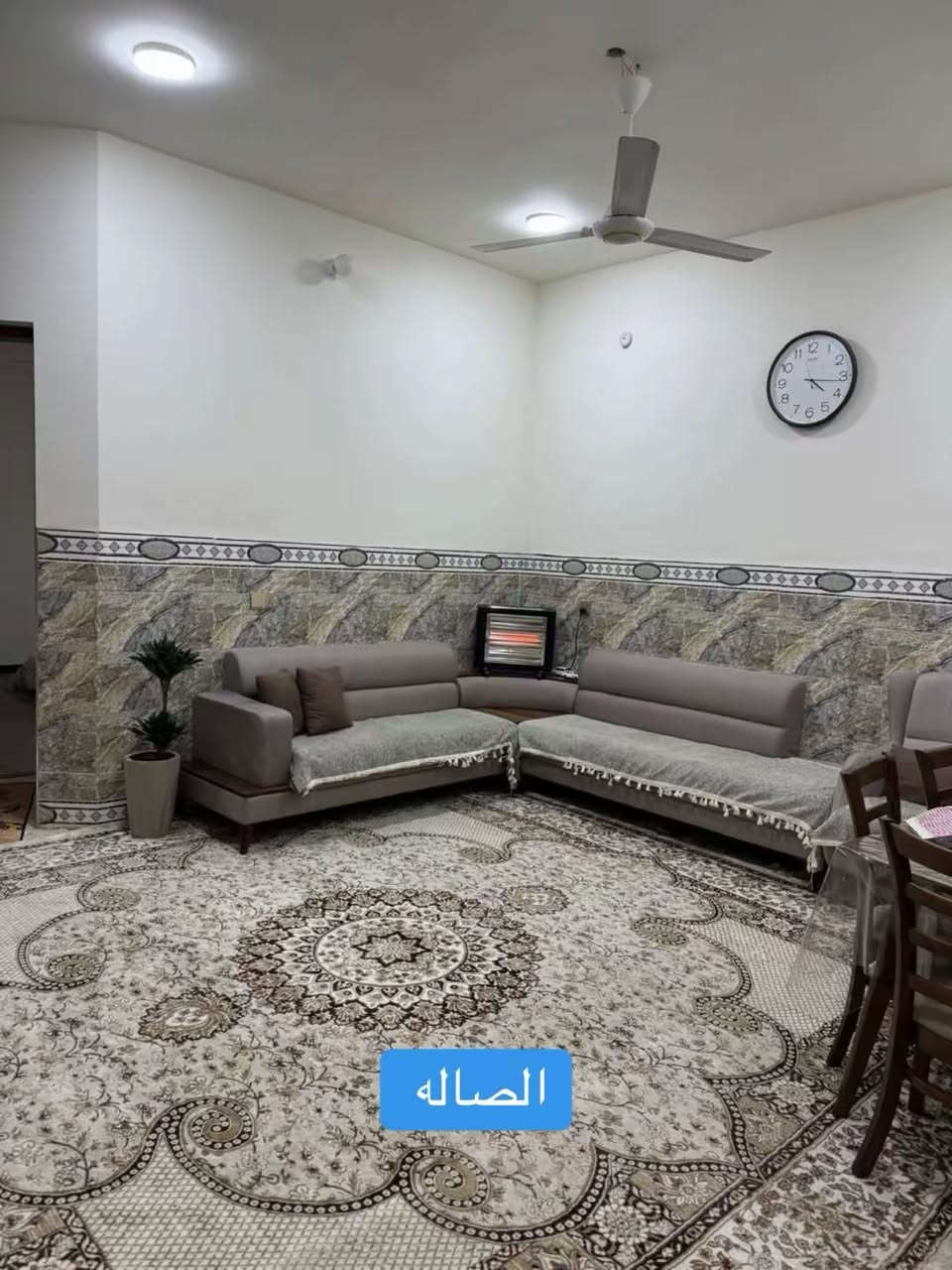 🏠 بيت للبيع في الفلوجة -  (منطقة 24) 

المميزات الرئيسية:
📍 الموقع: موقع استراتيجي بالقرب من شارع الستين ومدرسة نبض الحياة.
📜 السند: طابو صرف (جاهز للتحويل).
📐 المساحة: 150 متر مربع 
(الواجهة 7.5 م 
النزال 20 م).

🛣️ الشارع: عرض 10 متر (موقع هادئ ومريح).

تفاصيل البناء:
✅ بناء طابوق أصلي.
✅ أرضية مرمر بالكامل.
✅ طابق واحد بتصميم عملي: (غرفة نوم + استقبال + صالة + مطبخ + حمام).

💰 السعر: 120 مليون دينار (قابل للتفاوض).

📞 للتواصل المباشر:
***********
***********
***********
وسيطكم العقاري – أبو ميلان

📲 تابعني للمزيد من العروض اليومية المميزة
#ابوميلان #عقار #الفلوجه #استثمار #للبيع
