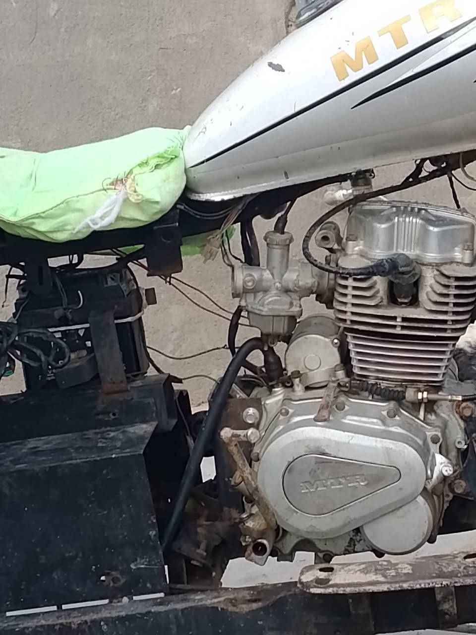 سلام عليكم ستوتة امتيار للبيع محرك خير من الله رقم وسنويه  كهربائيات كامله.  سعر 600وبيه مجال    الاستفسار    ‏‪0771 477 1385‬‏
