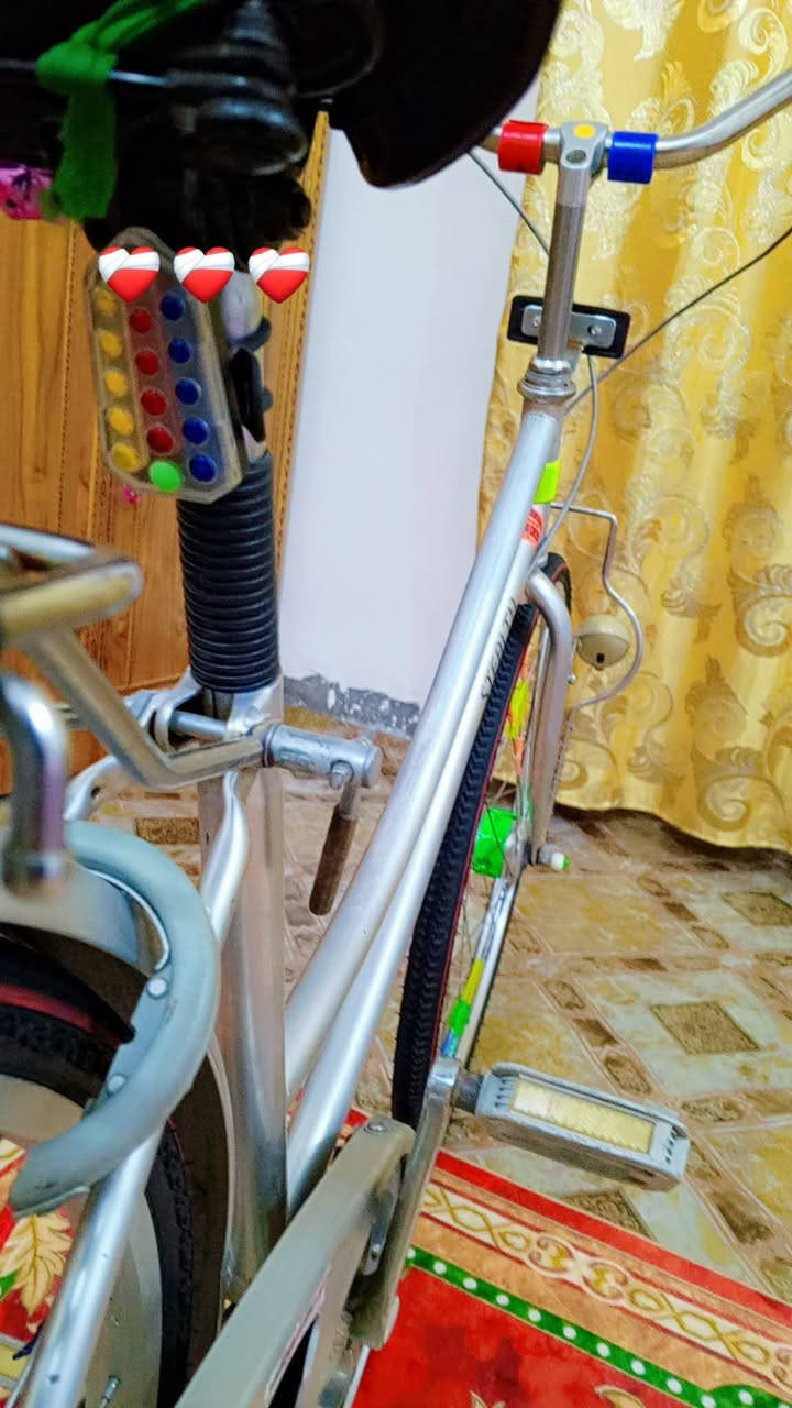 سـلآم عـلـيـگم شباب باسكل البيـع نضيـف كلـش نضـآفه90/100مديل 2015 مكاني واسط صويره سعـر 110وبي مجال الانتصال ***********
