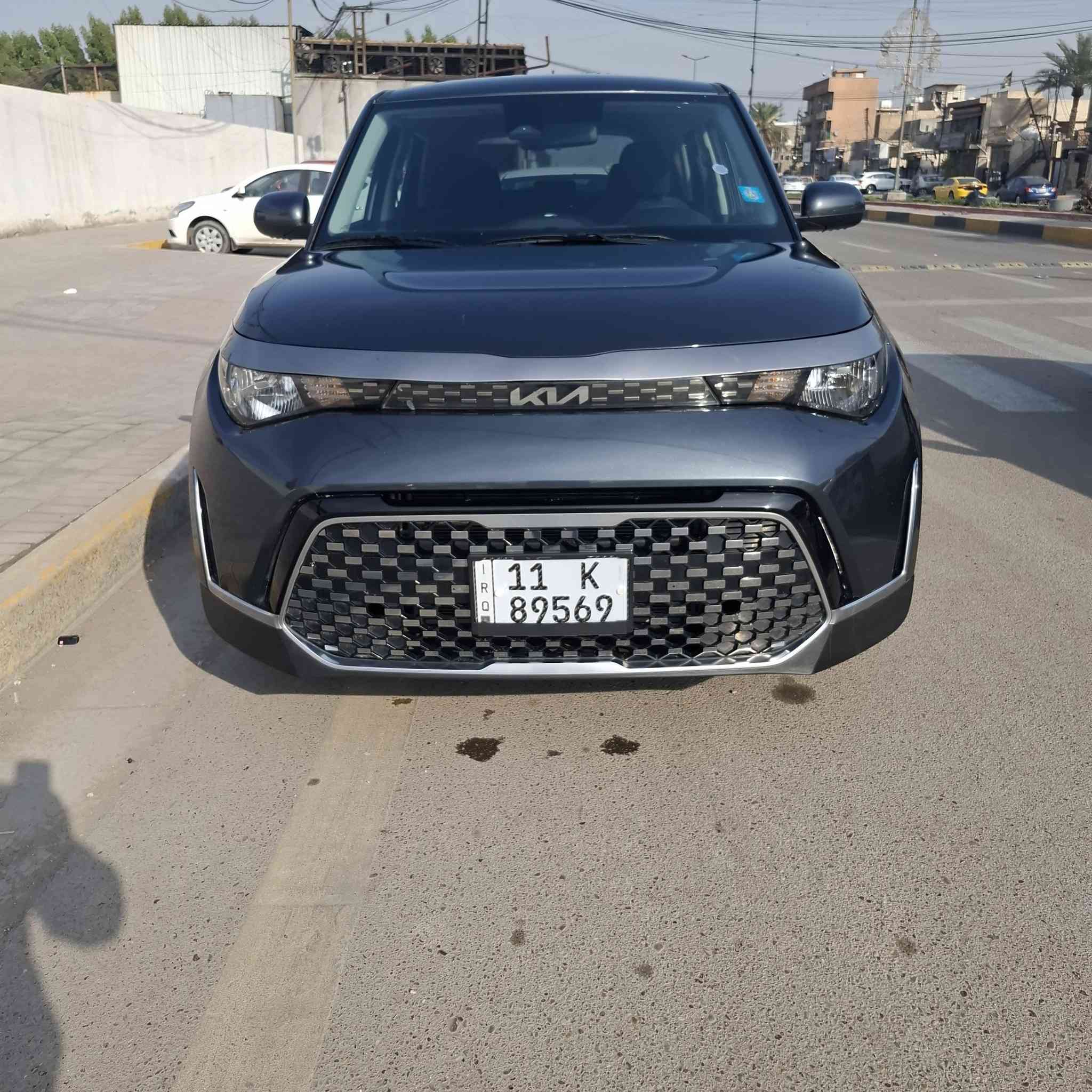 اللهم صل على محمد وآل محمد
كيا صول 
وارد امريكي 
موديل ٢٠٢٣
بدون تبديل اي قطعه 
بدون صبغ 
بدون ارباك 
سياره جديده جدا
رقم بغداد انكليزي 
تحكمات استيرن فول 
رادارات بالمرايا 
كامره دواره 
شاشه 
ويل كب 
بيها بارد فقط بالجاملغ الامامي الايمن على كد شبر

مكان السيارة بغداد السريدات 
الاتصال على الرقم ***********///***********
