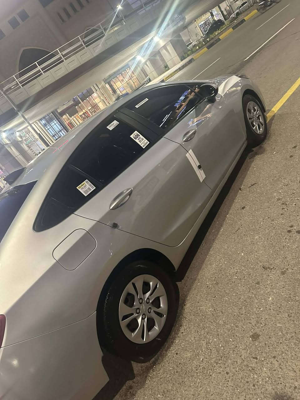 السلام وعليكم سياره كروز 2017
سياره حلو ونضيفه ماناقصها شي 
ضرر بوند وجاملغ بدون دواخل 
السياره كلها شرط ماناقصها شي
***********
