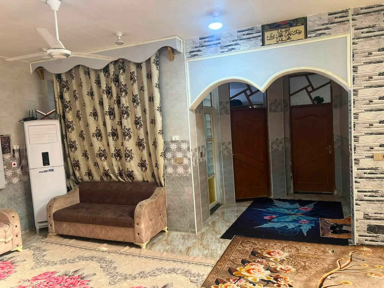 بيت للبيع 200 متر بناء حديث دبل فاليون نزلت كاله بحي الحكيم الاتصال ***********
