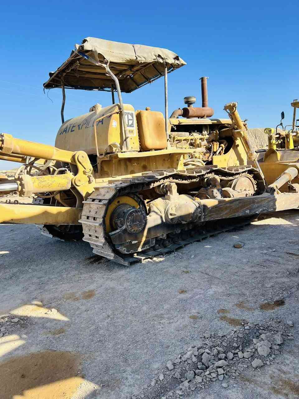 سلام عليكم
بلدوزر دي ات للبيع كير ومحرك وتركم كله جديد جهازه للعمل 
لعنوان واسط/بدره 
‭٠٧٨٣ ٠٣٨ ٩٧١٦‬
كلب واقتنع واتصل
