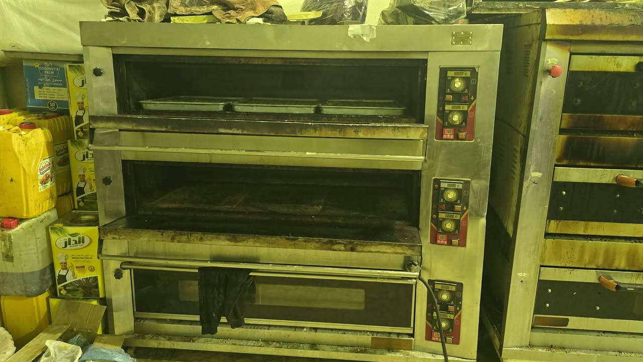 افران للبيع العدد 2فرن طبقي 1فرن غازي للدهينه كنافه اي شي يشتغل الافران نضيفه للتواصل الاتصال على الرقم ***********

