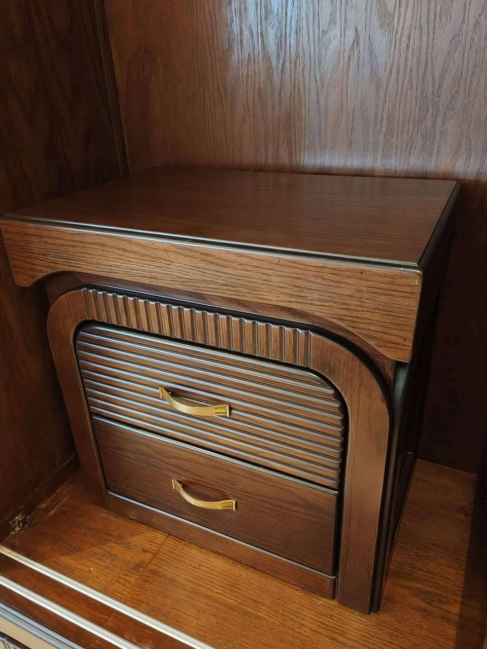 ✨ غرفة نوم ملكي – خشب جوزي طبيعي " سنديان " 
شغل يدوي بإتقان عالي 👌
تفصيل حسب الطلب وبأفضل المواصفات
📐 تنفيذ دقيق + جودة تعيش سنين
📞 للاستفسار خاص أو اتصال ***********
عصام النجار 
#الاثاث_العراقي
#غرف_نوم
#تفصيل_حسب_الطلب
#جودة
#راقي
#صناعة_عراقية
