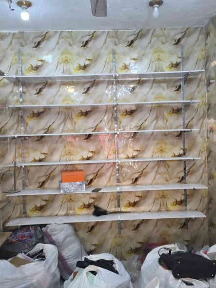 السلام عليكم رفوف عدد18 سجه وذراع
*********** مكان بغداد
