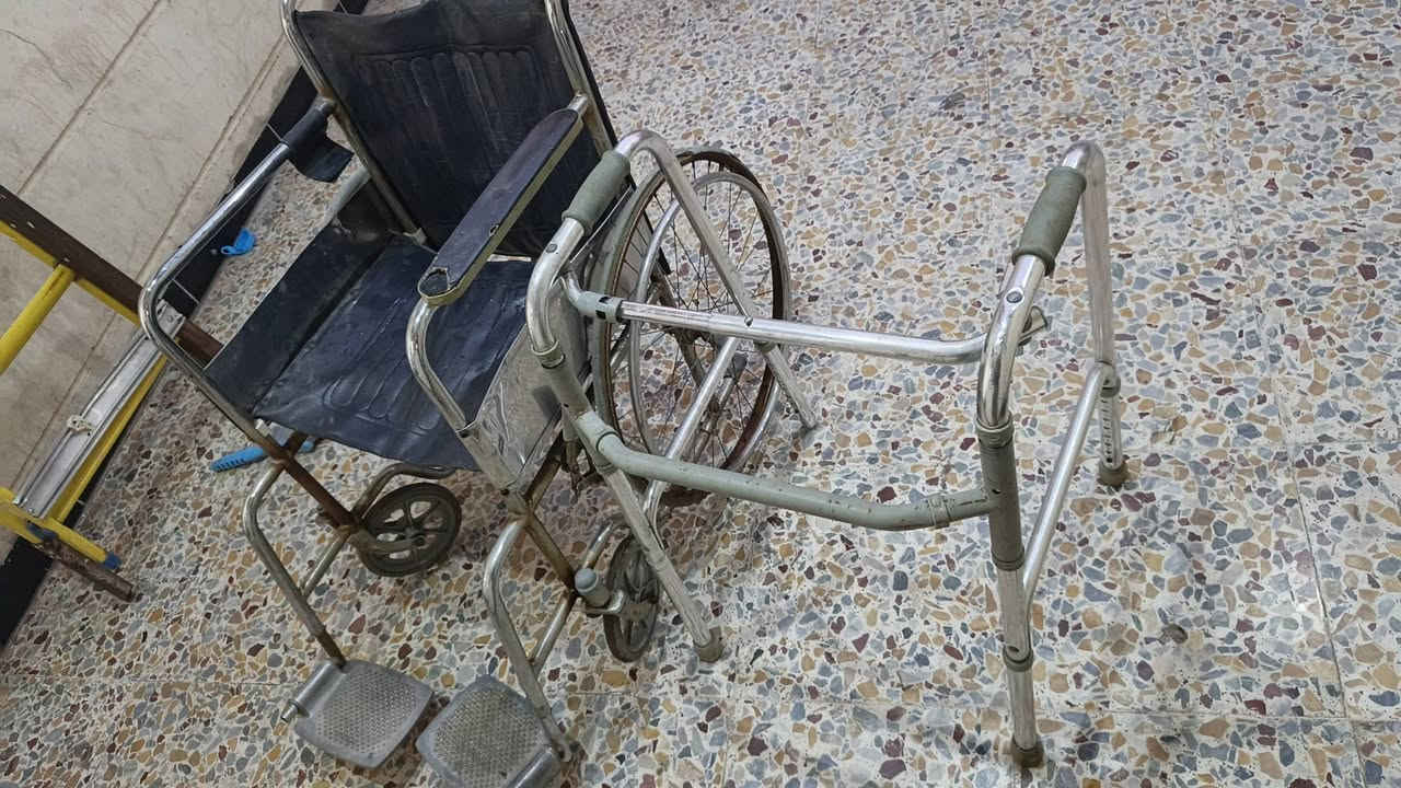 مجانا السلام عليكم 
عندي هاي العربانه مال ذوي الاحتياجات والعكازه مربعه للثواب الي محتاجهن يجي ياخذهن مجانا العنوان بغداد وهذا رقم 
***********
