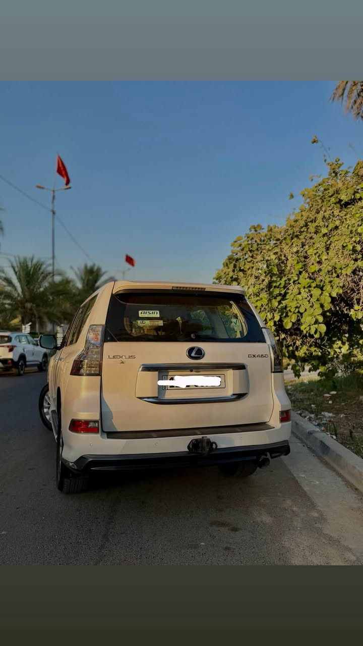 سلام عليكم للبيع Lexus GX460برادو 2020 فول موصفات خليجي ومعروفه موصفاتها رقم بغداد  تحويل ثاني يوم سياره نضيفه كلش وجديده ماشيه 52 الف بيها صبغ فقط بنيد 

السعر 42،000$ وبيها مجال 
للاستفسار اتصال *********** وبي وتساب
